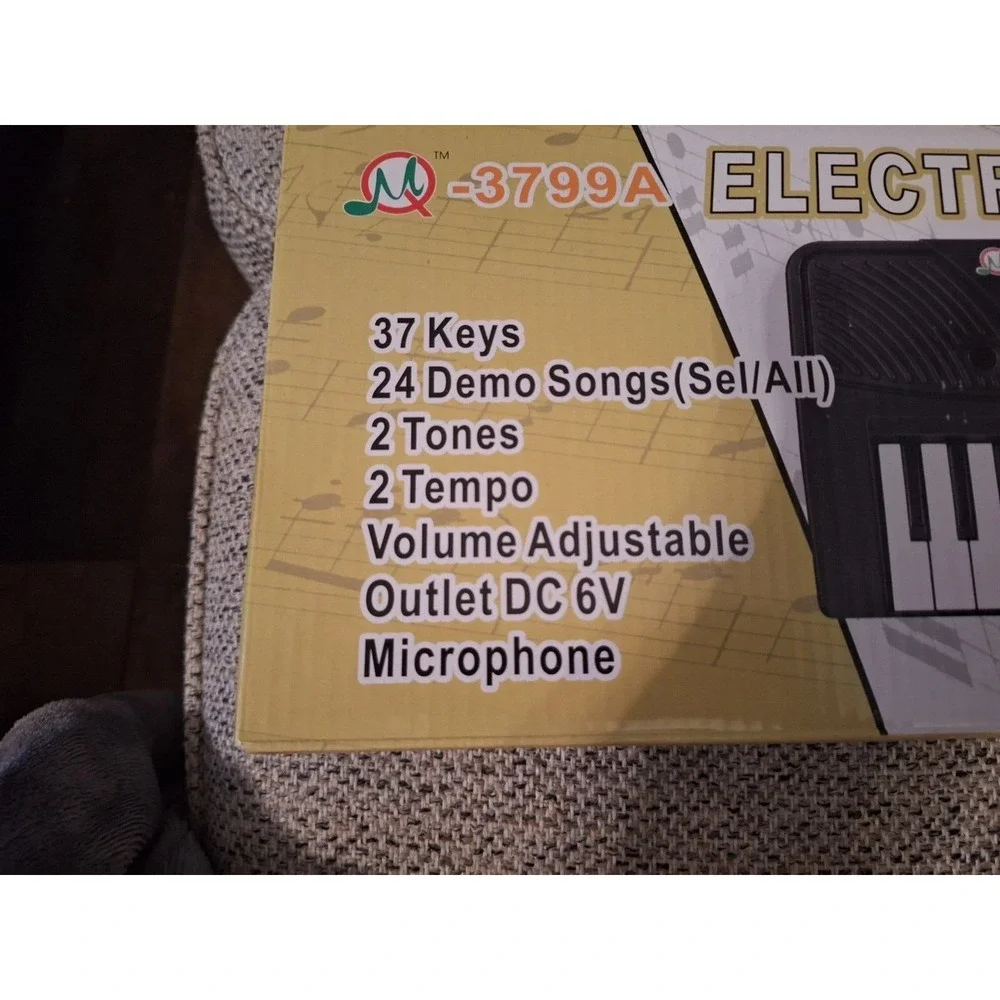 Electronic Keyboard 3799A w/Mic, Great For Circuit Bending‎